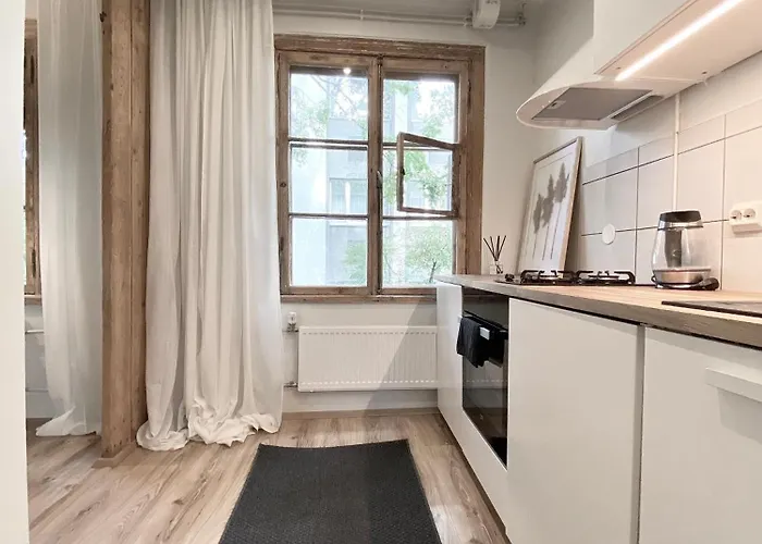 Lovely 1-bedroom In The Heart Of Апартаменты *